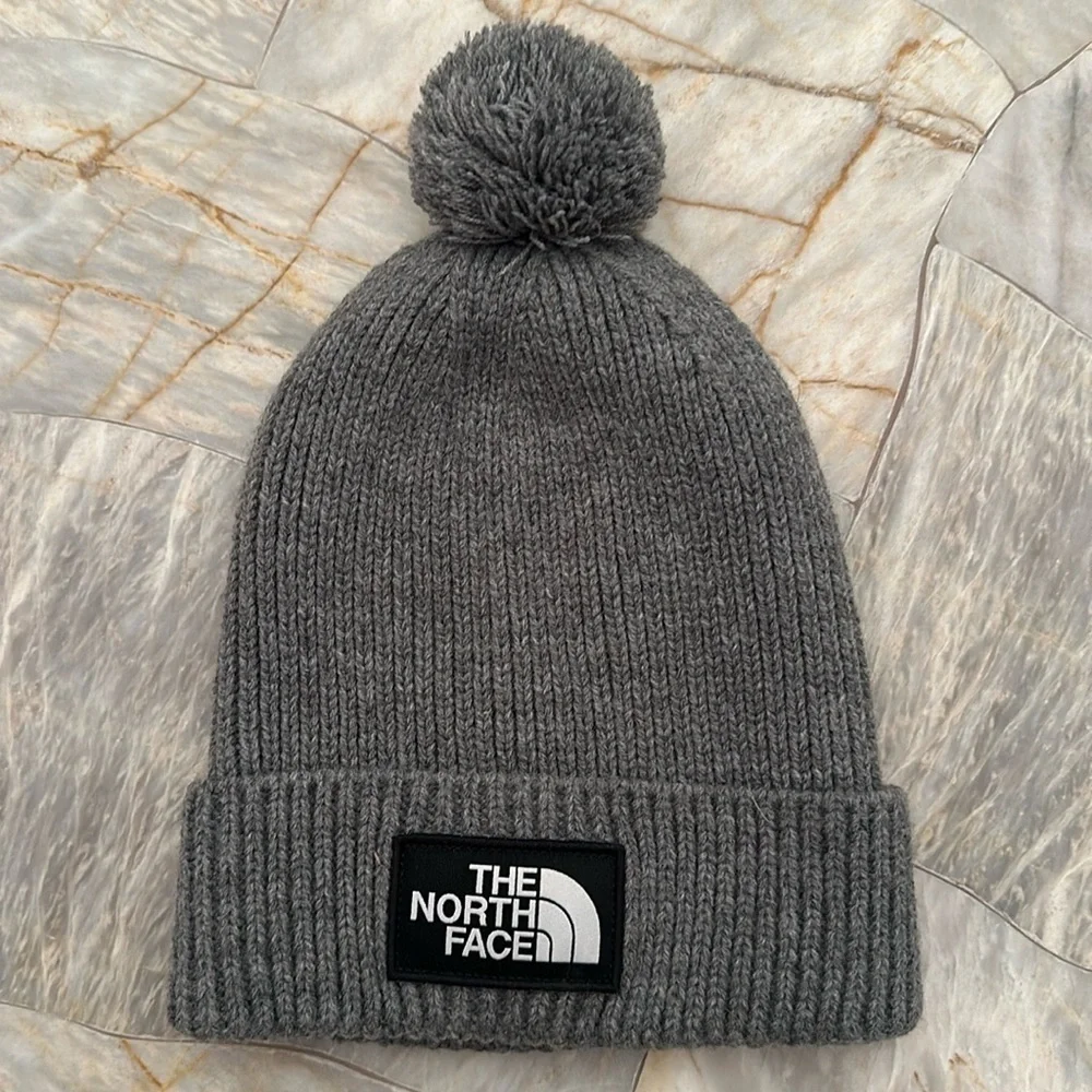 NORTH FACE UNISEX GRAY WOOL HAT with Pom ONE SIZE